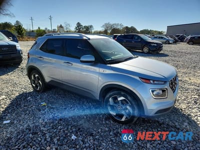 Czwarte zdjęcie samochodu z boku: 2022 HYUNDAI VENUE SEL VIN:KMHRC8A39NU183352 - miniatura