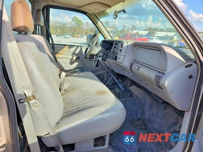 Zdjęcie 10 z 11 samochodu: 1998 GMC SIERRA C1500 VIN:1GTEC14W2WZ535062 - miniatura