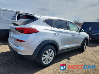 Trzecie zdjęcie samochodu z tyłu: 2019 HYUNDAI TUCSON SE VIN:KM8J23A40KU880965 - miniatura