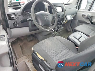 Zdjęcie 8 z 12 samochodu: 2010 MERCEDES-BENZ SPRINTER 2500 VIN:WD3PE7CC8A5497201 - miniatura