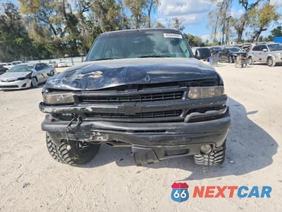 Piąte zdjęcie samochodu w środku: 2003 CHEVROLET TAHOE C1500 VIN:1GNEC13V13R233855 - miniatura