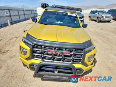 Piąte zdjęcie samochodu w środku: 2023 GMC CANYON AT4X VIN:1GTP6EEK9P1265475 - miniatura