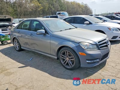 Czwarte zdjęcie samochodu z boku: 2013 MERCEDES-BENZ C 250 VIN:WDDGF4HB3DA879414 - miniatura