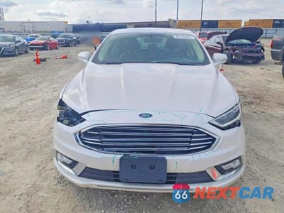 Piąte zdjęcie samochodu w środku: 2017 FORD FUSION VIN:3FA6P0HD7HR251385 - miniatura