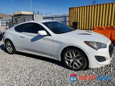 Czwarte zdjęcie samochodu z boku: 2013 HYUNDAI GENESIS COUPE 2.0T VIN:KMHHT6KD7DU081733 - miniatura
