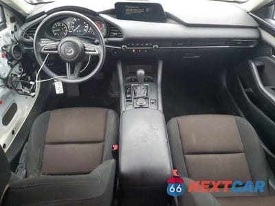 Zdjęcie 8 z 11 samochodu: 2022 MAZDA 3 VIN:3MZBPAAL0NM307236 - miniatura