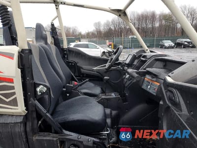 Piąte zdjęcie samochodu w środku: 2025 KAWASAKI KRT1000 A VIN:JKARTCA17SB503128 - miniatura