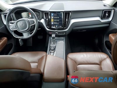 Zdjęcie 8 z 11 samochodu: 2018 VOLVO XC60 T5 MOMENTUM VIN:YV4102RK6J1072169 - miniatura