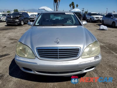 Piąte zdjęcie samochodu w środku: 2000 MERCEDES-BENZ S500 VIN:WDBNG75J3YA119144 - miniatura