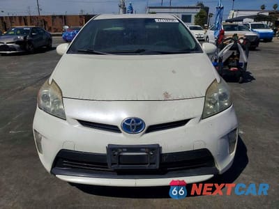 Piąte zdjęcie samochodu w środku: 2014 TOYOTA PRIUS THREE VIN:JTDKN3DU6E0379828 - miniatura