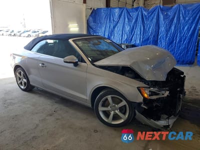 Czwarte zdjęcie samochodu z boku: 2015 AUDI A3 PREMIUM VIN:WAU7FLFF0F1111125 - miniatura