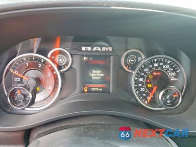 Zdjęcie 9 z 13 samochodu: 2019 RAM 5500 BOX TRUCK VIN:3C7WRNDL1KG695477 - miniatura
