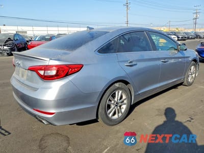 Trzecie zdjęcie samochodu z tyłu: 2017 HYUNDAI SONATA SE VIN:5NPE24AF3HH579574 - miniatura