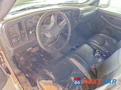 Zdjęcie 8 z 11 samochodu: 2007 GMC SIERRA C2500 HEAVY DUTY VIN:1GTHC24U77E168167 - miniatura