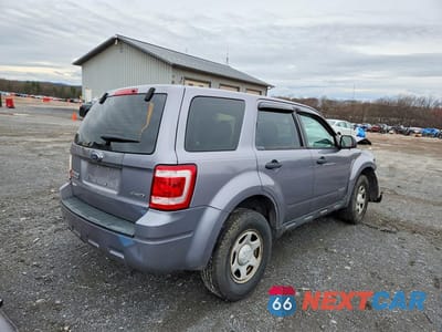 Trzecie zdjęcie samochodu z tyłu: 2008 FORD ESCAPE XLS VIN:1FMCU92Z18KB34240 - miniatura