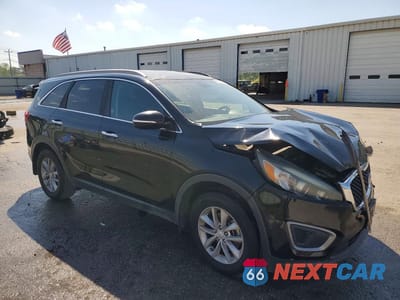 Czwarte zdjęcie samochodu z boku: 2017 KIA SORENTO LX VIN:5XYPG4A39HG190011 - miniatura