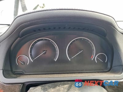 Zdjęcie 9 z 11 samochodu: 2013 BMW 740 LXI VIN:WBAYF4C56DD281538 - miniatura