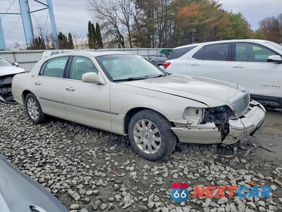 Czwarte zdjęcie samochodu z boku: 2007 LINCOLN TOWN CAR SIGNATURE LIMITED VIN:1LNHM82V77Y626912 - miniatura