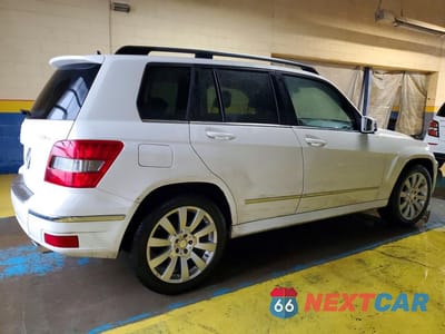 Trzecie zdjęcie samochodu z tyłu: 2012 MERCEDES-BENZ GLK 350 4MATIC VIN:WDCGG8HB7CF922968 - miniatura