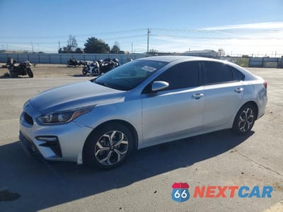 2020 KIA FORTE LXS 3KPF24AD8LE244407 - główne zdjęcie licytacji z USA - miniatura