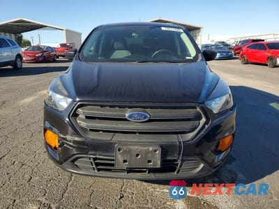 Piąte zdjęcie samochodu w środku: 2019 FORD ESCAPE S VIN:1FMCU0F70KUB63065 - miniatura