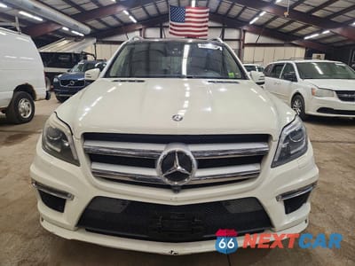 Piąte zdjęcie samochodu w środku: 2013 MERCEDES-BENZ GL 550 4MATIC VIN:4JGDF7DE8DA150223 - miniatura