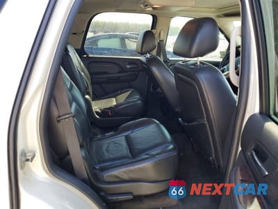 Zdjęcie 11 z 13 samochodu: 2009 GMC YUKON DENALI VIN:1GKFC03209R247806 - miniatura