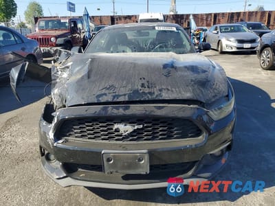 Piąte zdjęcie samochodu w środku: 2015 FORD MUSTANG VIN:1FA6P8TH9F5372444 - miniatura