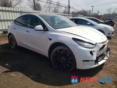 Czwarte zdjęcie samochodu z boku: 2022 TESLA MODEL Y VIN:7SAYGDEF4NF452435 - miniatura