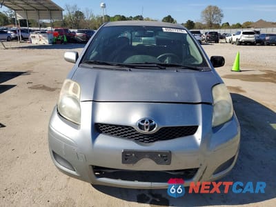 Piąte zdjęcie samochodu w środku: 2011 TOYOTA YARIS BASE VIN:JTDKT4K3XB5342625 - miniatura
