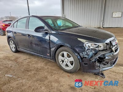 Czwarte zdjęcie samochodu z boku: 2015 CHEVROLET CRUZE LT VIN:1G1PC5SB0F7266113 - miniatura