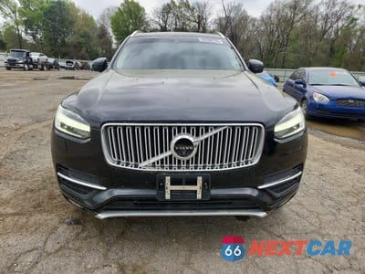 Piąte zdjęcie samochodu w środku: 2016 VOLVO XC90 T6 VIN:YV4A22PL2G1072975 - miniatura