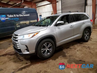 2017 TOYOTA HIGHLANDER LE 5TDBZRFH2HS382461 - główne zdjęcie licytacji z USA - miniatura
