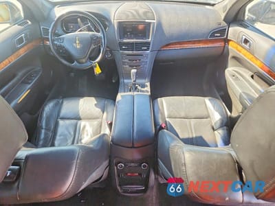 Zdjęcie 8 z 13 samochodu: 2013 LINCOLN TOWNHOUSE MKT VIN:2LMHJ5NK5DBL54611 - miniatura