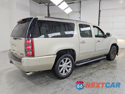 Trzecie zdjęcie samochodu z tyłu: 2013 GMC YUKON XL DENALI VIN:1GKS2MEF2DR128298 - miniatura