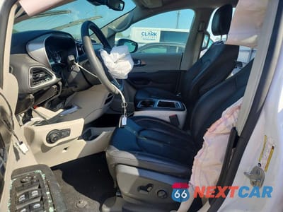 Zdjęcie 7 z 12 samochodu: 2024 CHRYSLER PACIFICA TOURING L VIN:2C4RC1BG2RR151777 - miniatura