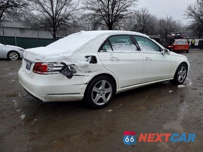 Trzecie zdjęcie samochodu z tyłu: 2015 MERCEDES-BENZ E 350 4MATIC VIN:WDDHF8JB7FB090315 - miniatura