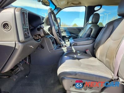 Zdjęcie 7 z 13 samochodu: 2006 CHEVROLET SILVERADO K2500 HEAVY DUTY VIN:1GCHK23216F123446 - miniatura