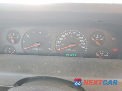 Zdjęcie 9 z 14 samochodu: 2001 JEEP GRAND CHEROKEE LAREDO VIN:1J4GW48S71C662985 - miniatura