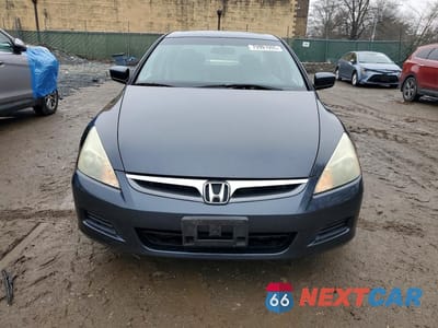 Piąte zdjęcie samochodu w środku: 2006 HONDA ACCORD EX VIN:1HGCM66576A064192 - miniatura