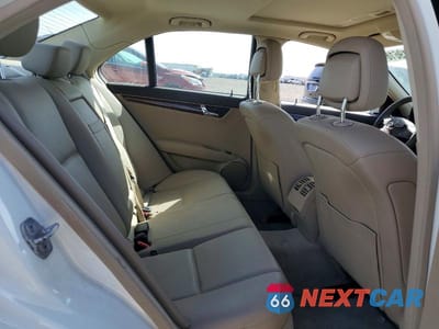 Zdjęcie 10 z 12 samochodu: 2011 MERCEDES-BENZ C 300 VIN:WDDGF5EB5BR151280 - miniatura