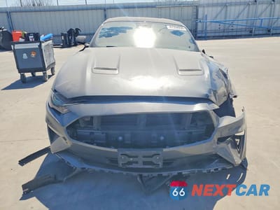 Piąte zdjęcie samochodu w środku: 2022 FORD MUSTANG VIN:1FA6P8TH4N5130286 - miniatura