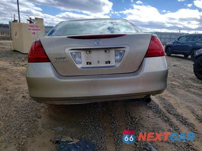 Zdjęcie 6 z 12 samochodu: 2006 HONDA ACCORD EX VIN:1HGCM56736A030049 - miniatura