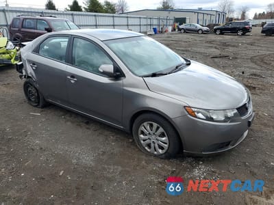 Czwarte zdjęcie samochodu z boku: 2010 KIA FORTE EX VIN:KNAFU4A26A5849721 - miniatura