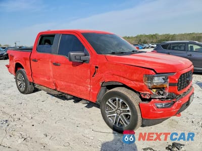 Czwarte zdjęcie samochodu z boku: 2023 FORD F150 SUPERCREW VIN:1FTEW1EP4PKD27807 - miniatura