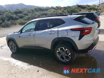 Drugie zdjęcie samochodu z przodu: 2025 CHEVROLET TRAX 1LT VIN:KL77LHEP3SC184231 - miniatura
