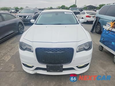 Piąte zdjęcie samochodu w środku: 2022 CHRYSLER 300 TOURING L VIN:2C3CCADGXNH203793 - miniatura
