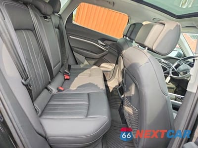 Zdjęcie 11 z 13 samochodu: 2019 AUDI E-TRON PREMIUM PLUS VIN:WA1LAAGE5KB024698 - miniatura
