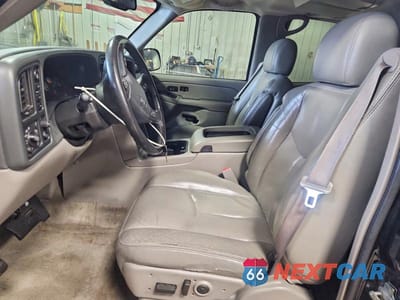 Zdjęcie 7 z 13 samochodu: 2005 GMC YUKON VIN:1GKEK13T45J211414 - miniatura