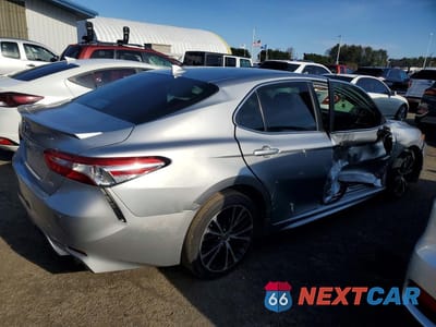 Trzecie zdjęcie samochodu z tyłu: 2020 TOYOTA CAMRY SE VIN:4T1G11AK1LU953844 - miniatura